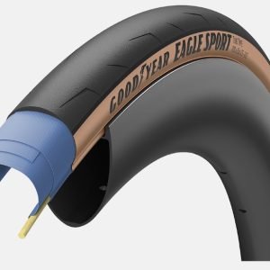 Cubierta GOODYEAR Eagle Sport de alto rendimiento con agarre superior y diseño deportivo