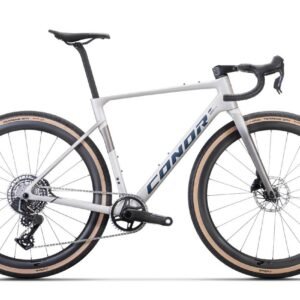 Descubre la Conor Selva Race, una bicicleta gravel de alto rendimiento diseñada para competición, velocidad y aventura. Ligera, eficiente y preparada para cualquier desafío sobre terrenos mixtos.
